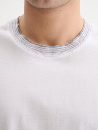 T-SHIRT GIROCOLLO A MANICHE CORTE COMFORT FIT IN COTONE E MODAL CON COLLO A RIGHE - BIANCO