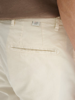 BERMUDA SLIM FIT IN GABARDINA DI COTONE - AVORIO