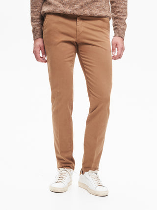 Pantaloni Uomo Chinos Basic Cammello QB24